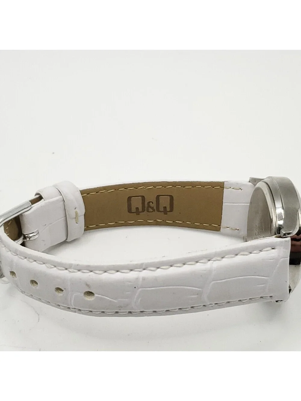 Q&Q Quartz Womens Watch 30mm White Leather Band New Battery